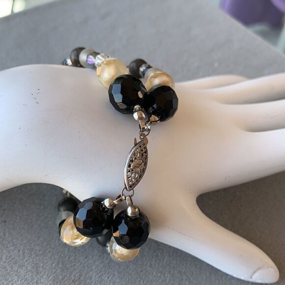 Vintage artisan made glass beaded bracelet black beige ab crystal silver clasp - Picture 9 of 11